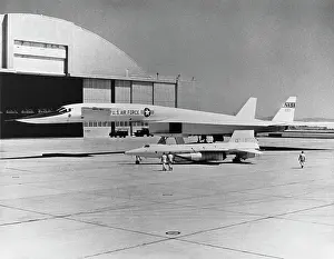 Hangars: North American XB-70A Valkyrie