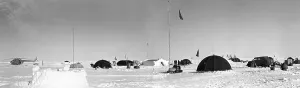 Drifting: North Pole-3 drifting ice station, 1954