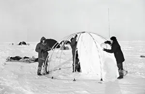 Explorers: North Pole-3 research drifting station, 1954