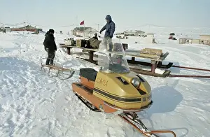 Explorers: Northern Pole-28 drifting ice station