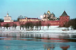Volkhov: Novgorod Kremlin, 1991