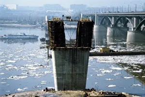 Brigde: Novosibirsk Metro Bridge under construction, 1982