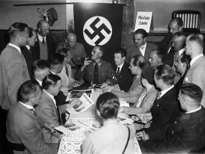 Parteifunktion: NSDAP cell meeting, 1933