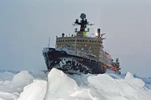Rossia: Nuclear-powered ice-breaker Rossia, 1986