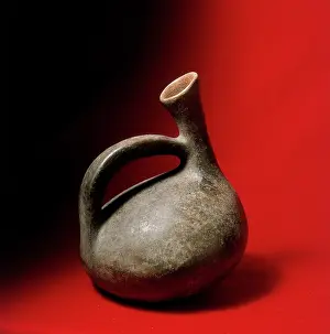 Antiquarium: Nuraghic argil flask, Museo Antiquarium