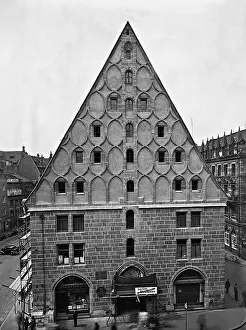 Apart: Nuremberg toll Hall, 1937