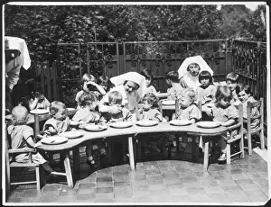 Correctly: Nursery school lunchtime