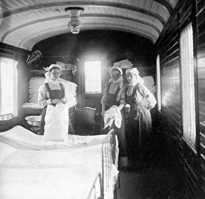 Compartment: Nurses in an ambulance train, 1915