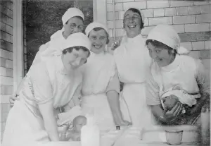 Bathe: Nurses bathing babies
