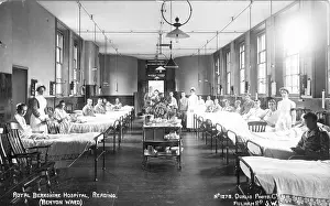 Servicemen: Nurses and convalescing servicemen in ward