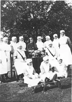 Belts: Nurses outdoors (one with brassard)