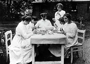 Pharmacist: Nurses preparing medicine, 1914