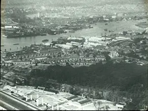 Simmonds: O E Simmonds aerial view of Southampton Docks