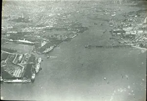 Simmonds: O E Simmonds aerial view of Southampton Docks