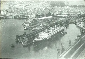 Simmonds: O E Simmonds aerial view of Southampton Docks