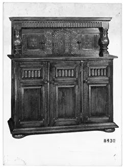 Dresser: An Oak dresser