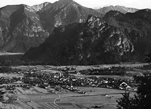 Rises: Oberammergau with alpine chain, around 1930