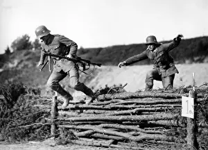Obstacles: Obstacle course with machine gun, 1934