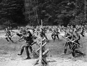 Knapsack: Obstacle course at the SA Reichssportwettkampf