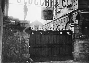 Driveway: Occupation of a factory in Milan by the workers movement