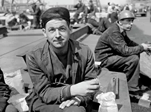 Shipyards: occupations - employment and labor - ship building - WW2