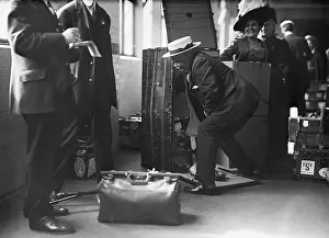 Embarrassment: Ocean liner passenger struggling thorough ?