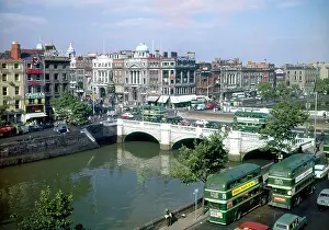 Liffey: O'Connell Bridge and River Liffey, Dublin, Ireland