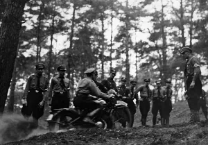 Paramilitary: Off-road driving during the final exam of the Motor HJ, 1936