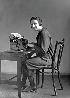 Typing: Office employee, 1925