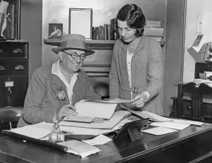 Barker: Office work at Aylesbury Penitentiary, 1931