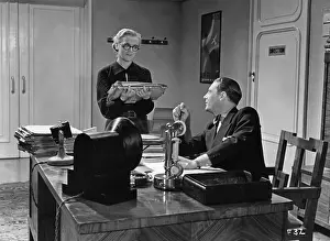Hebert: Office worker at the boss, 1936