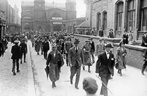 Passerby: Office worker on his way to work in Berlin, 1920-1929