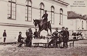 Curiosities: Officer jumps with horse over breakfast table