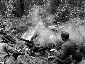 Catering: Officers of the Wehrmacht resting on the eastern front, 1941