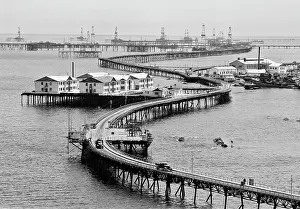 Azerbaijan: Offshore drilling platforms in Neft Daslar?, 1960