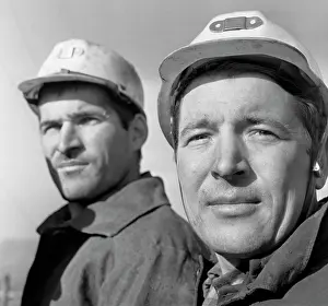 Diggers: Oil extraction, 1971