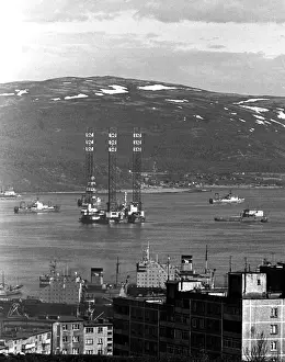 Shelf: Oil platform in Kola Bay, 1994