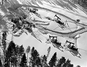 Extracting: Oil production in Bashkiria, 1976