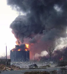 Hemel: Oil refinery fire. Buncefield Terminal, Hertfordshire