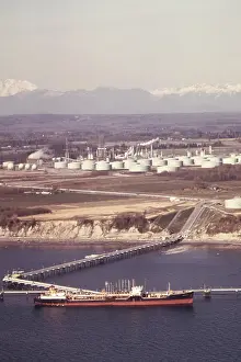 Alaskan: Oil Tanker off loading its liquid cargo ?
