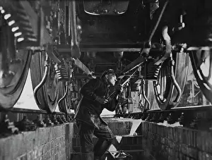 Maintain: Oiling of a steam locomotive, 1931