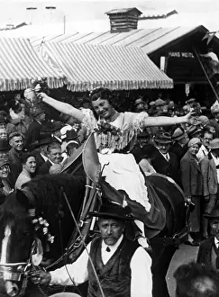 Oktoberfest: Oktoberfest, 1930s