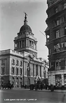 Symbolizing: The Old Bailey, London