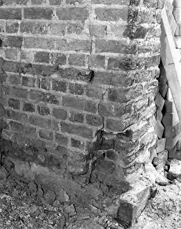 Decaying: OLD BRICKWORK