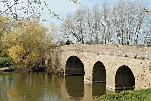 Worcs: Old Bridge over the River Avon at Pershore, Worcs