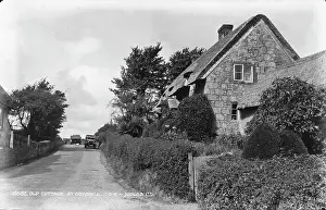Hedges: Old Cottage at Godshill