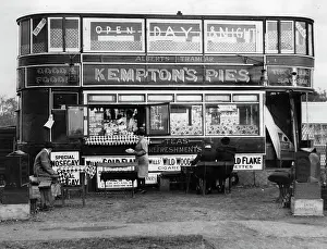 Ponders: An old double-decker bus of London