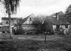 Tenements: Old farmhouse in Berlin, 1932