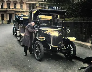 Atcolourisedpic: OLD LONDON TAXI CAB