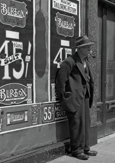 Baggy: Old man in shabby suit